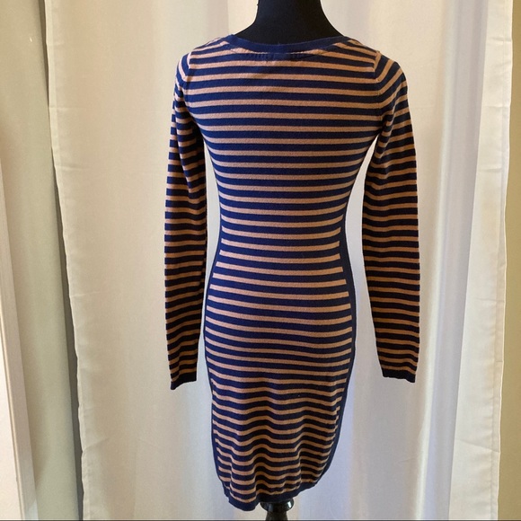 H&M sweater dress - Picture 3 of 3